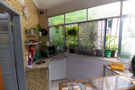 Apartamento à venda com 90m², 2 quartos e sem vaga Apartamento à venda com 90m², 2 quartos e sem vagaCozinha e Área de Serviço