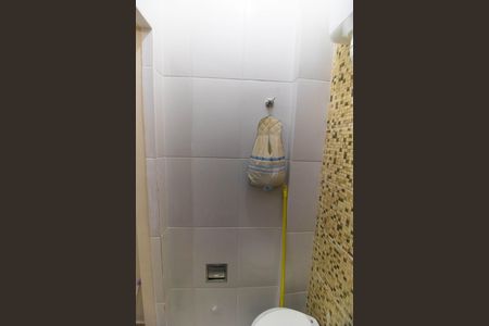 Apartamento à venda com 90m², 2 quartos e sem vaga Apartamento à venda com 90m², 2 quartos e sem vagaBanheiro de serviço