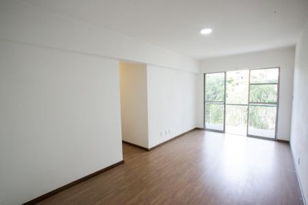 Sala de apartamento à venda com 3 quartos, 70m² em Pechincha, Rio de Janeiro