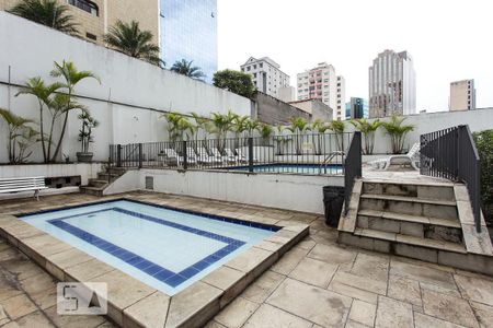 Apartamento à venda com 98m², 2 quartos e 2 vagasÁrea comum - Piscina