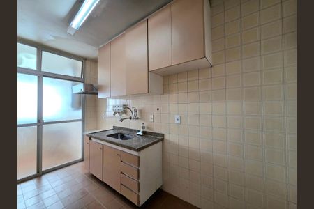 Apartamento à venda com 98m², 2 quartos e 2 vagasCozinha