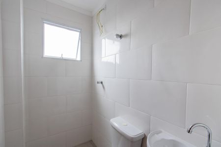 Apartamento à venda com 45m², 2 quartos e sem vaga Apartamento à venda com 45m², 2 quartos e sem vagaBanheiro