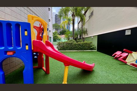 Apartamento à venda com 125m², 4 quartos e 3 vagasÁrea comum - Playground