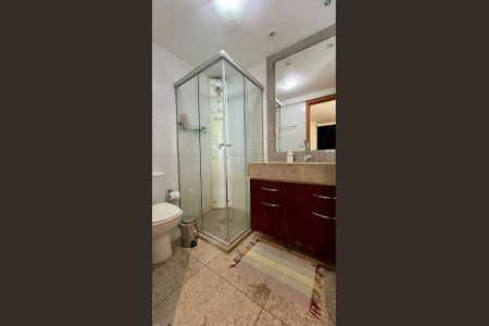 Apartamento à venda com 125m², 4 quartos e 3 vagasbanho