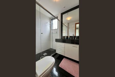 Apartamento à venda com 125m², 4 quartos e 3 vagasbanho