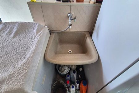 Casa à venda com 250m², 6 quartos e 3 vagasDetalhe da Área de Serviço