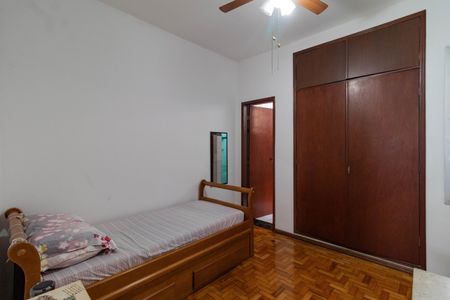Casa à venda com 215m², 4 quartos e 2 vagasSuíte 1