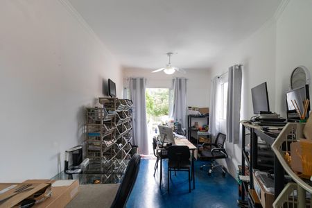 Casa à venda com 215m², 4 quartos e 2 vagasEscritório