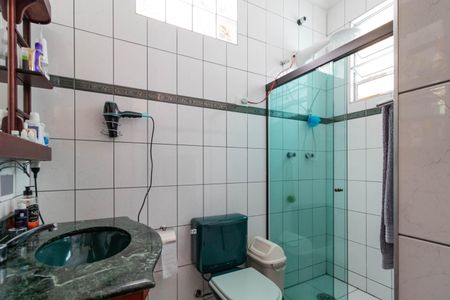 Casa à venda com 215m², 4 quartos e 2 vagasBanheiro da Suíte 1