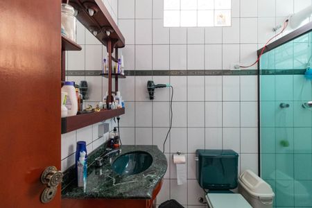 Casa à venda com 215m², 4 quartos e 2 vagasBanheiro da Suíte 1