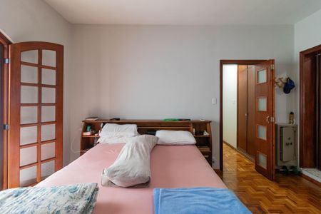 Casa à venda com 215m², 4 quartos e 2 vagasSuíte 3