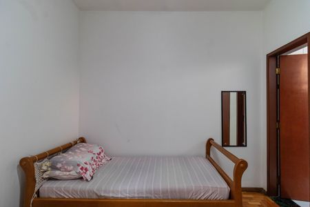 Casa à venda com 215m², 4 quartos e 2 vagasSuíte 1