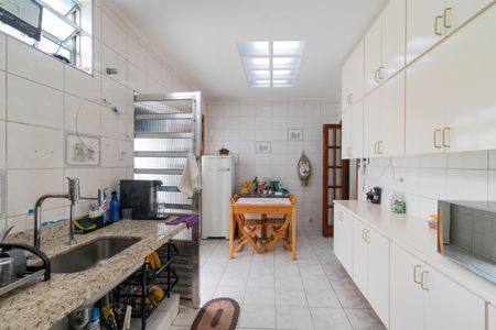 Casa à venda com 215m², 4 quartos e 2 vagasCozinha