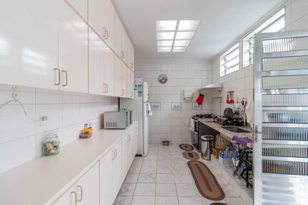 Casa à venda com 215m², 4 quartos e 2 vagasCozinha