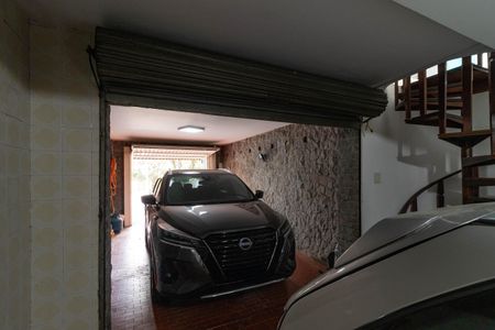 Casa à venda com 215m², 4 quartos e 2 vagasGaragem