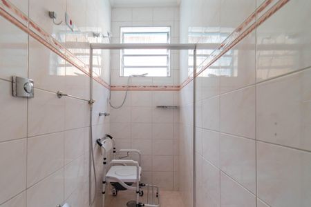 Casa à venda com 215m², 4 quartos e 2 vagasBanheiro da Suíte 2