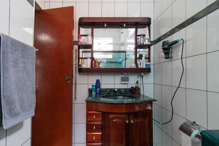 Casa à venda com 215m², 4 quartos e 2 vagasBanheiro da Suíte 1