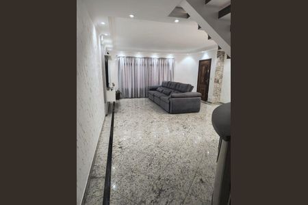 Casa à venda com 4 quartos, 440m² em Vila Carrão, São Paulo