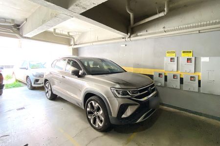 Apartamento à venda com 88m², 3 quartos e 2 vagas Apartamento à venda com 88m², 3 quartos e 2 vagasVagas