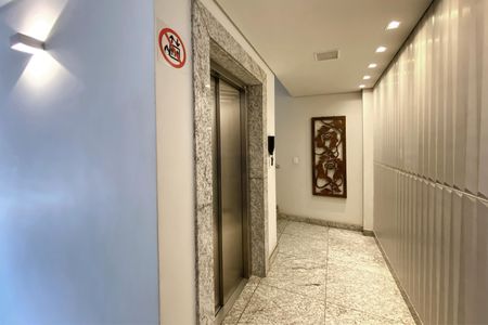 Apartamento à venda com 88m², 3 quartos e 2 vagas Apartamento à venda com 88m², 3 quartos e 2 vagasElevador