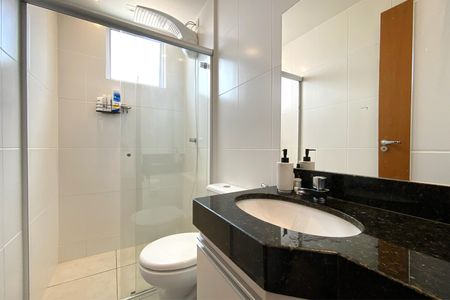 Apartamento à venda com 88m², 3 quartos e 2 vagas Apartamento à venda com 88m², 3 quartos e 2 vagasBanheiro da Suíte 1