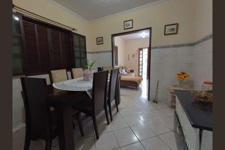 Casa à venda com 4 quartos, 220m² em Engenhoca, Niterói