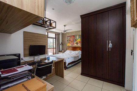 Apartamento à venda com 4 quartos, 252m² em Itaipu, Niterói