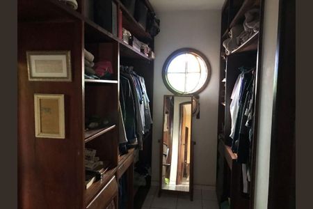 Casa à venda com 4 quartos, 398m² em Itaipu, Niterói