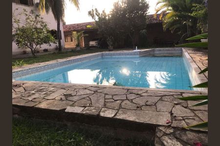 Casa à venda com 4 quartos, 398m² em Itaipu, Niterói