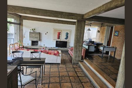 Casa à venda com 4 quartos, 550m² em Jardim Guedala, São Paulo