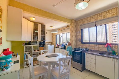 Apartamento à venda com 100m², 3 quartos e 4 vagas