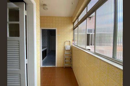 Apartamento à venda com 80m², 2 quartos e 2 vagasÁrea de Serviço