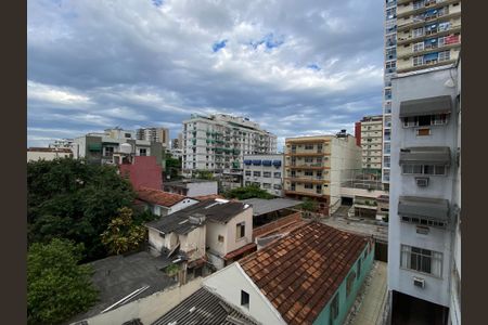 Apartamento à venda com 80m², 2 quartos e 2 vagasVista