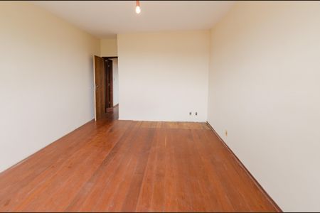 Apartamento à venda com 140m², 3 quartos e 2 vagas Apartamento à venda com 140m², 3 quartos e 2 vagasSuíte