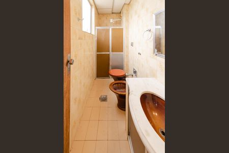 Apartamento à venda com 140m², 3 quartos e 2 vagas Apartamento à venda com 140m², 3 quartos e 2 vagasBanheiro suíte