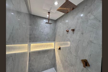 Casa de condomínio para alugar com 300m², 5 quartos e 3 vagas Casa de condomínio para alugar com 300m², 5 quartos e 3 vagasSuíte 2 - Banheiro