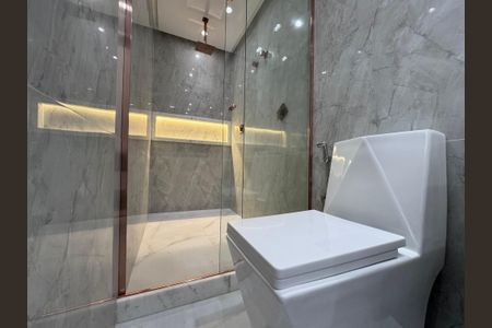 Casa de condomínio para alugar com 300m², 5 quartos e 3 vagas Casa de condomínio para alugar com 300m², 5 quartos e 3 vagasSuíte 2 - Banheiro