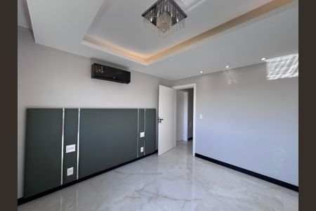 Casa de condomínio para alugar com 300m², 5 quartos e 3 vagas Casa de condomínio para alugar com 300m², 5 quartos e 3 vagasSuíte 3