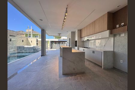 Casa de condomínio para alugar com 300m², 5 quartos e 3 vagas