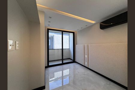 Casa de condomínio para alugar com 300m², 5 quartos e 3 vagas Casa de condomínio para alugar com 300m², 5 quartos e 3 vagasSuíte 4