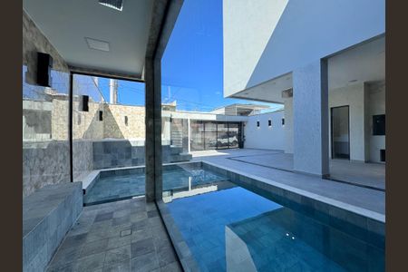 Casa de condomínio para alugar com 300m², 5 quartos e 3 vagas