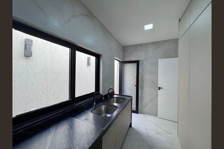 Casa de condomínio para alugar com 300m², 5 quartos e 3 vagas