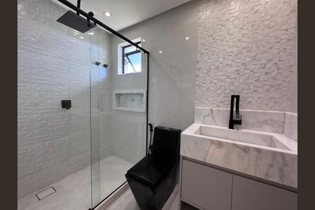 Casa de condomínio para alugar com 300m², 5 quartos e 3 vagas Casa de condomínio para alugar com 300m², 5 quartos e 3 vagasSuíte 3 - Banheiro