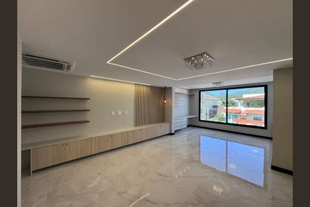 Casa de condomínio para alugar com 300m², 5 quartos e 3 vagas Casa de condomínio para alugar com 300m², 5 quartos e 3 vagasSuíte 1 - Master