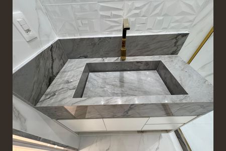 Casa de condomínio para alugar com 300m², 5 quartos e 3 vagas Casa de condomínio para alugar com 300m², 5 quartos e 3 vagasSuíte 4 - Banheiro