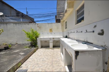 Área de Serviço de casa para alugar com 1 quarto, 23m² em Marechal Hermes, Rio de Janeiro