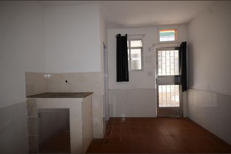 Sala Quarto  de casa para alugar com 1 quarto, 23m² em Marechal Hermes, Rio de Janeiro