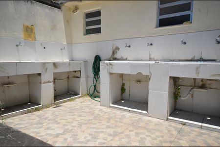 Área de Serviço de casa para alugar com 1 quarto, 23m² em Marechal Hermes, Rio de Janeiro