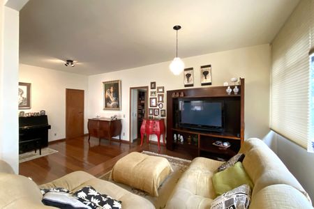 Apartamento à venda com 157m², 3 quartos e 2 vagas Apartamento à venda com 157m², 3 quartos e 2 vagasSala de TV