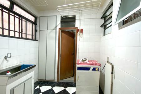 Apartamento à venda com 157m², 3 quartos e 2 vagas Apartamento à venda com 157m², 3 quartos e 2 vagasÁrea de Serviço